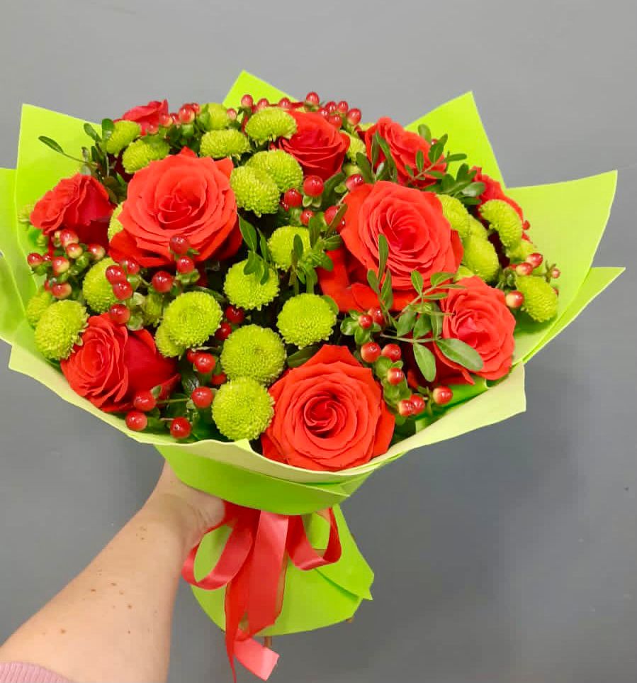 Букет цветов из: Хризантемы и Розы в Павловский