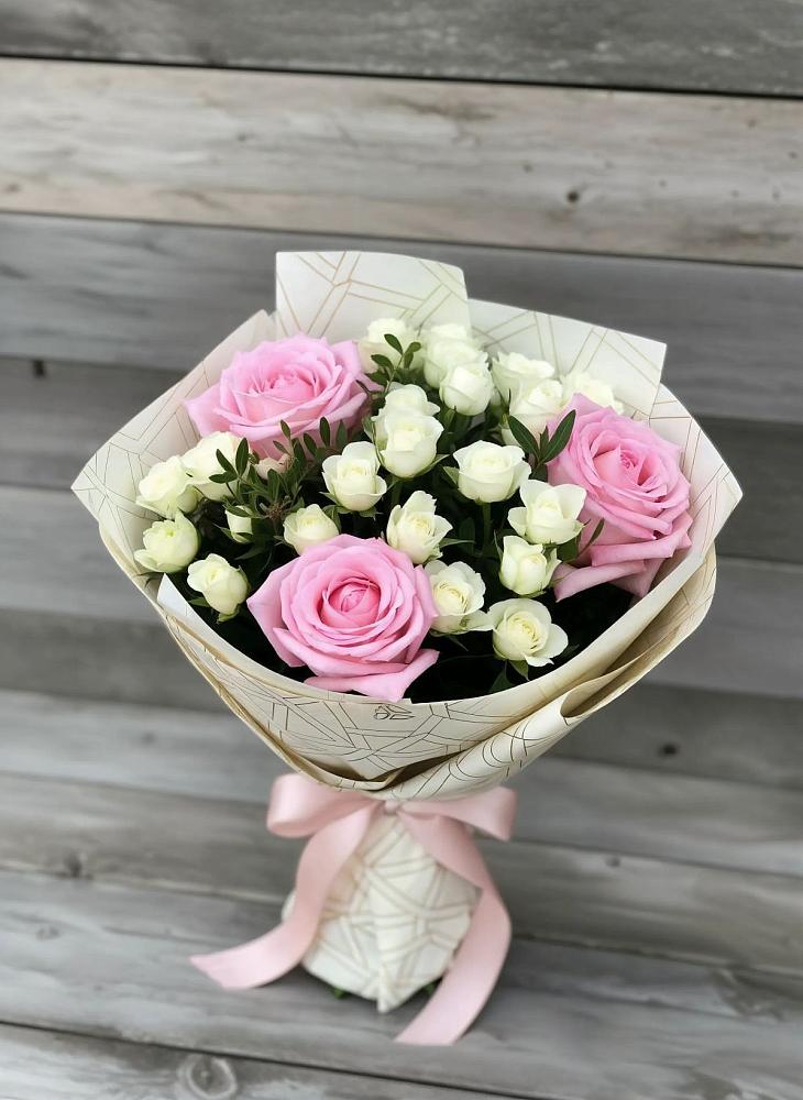 Букет цветов из: Розы в Павловский