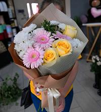 Букет цветов из:  Герберы, Розы и Хризантемы в Павловский