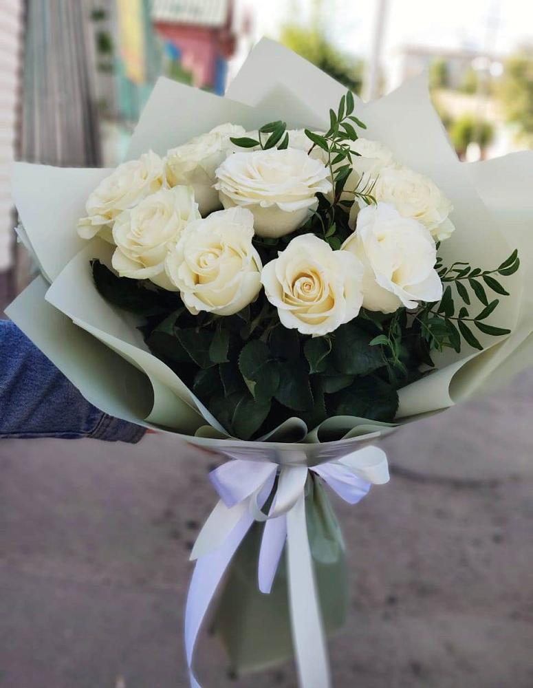 Букет Белые розы Проуд в Павловский