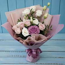 Букет цветов из:  Розы и Лизиантусы в Павловский