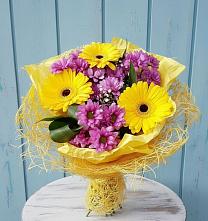 Букет цветов из:  Хризантемы и Герберы в Павловский
