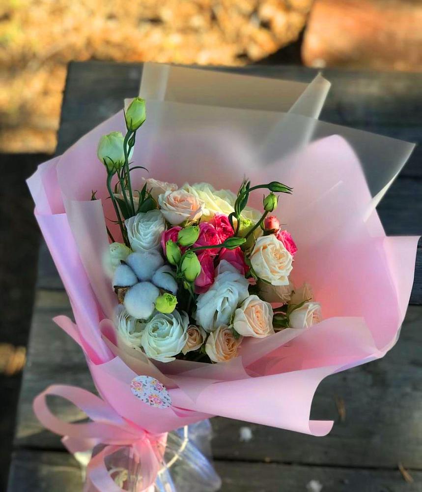 Букет цветов из: Розы и Лизиантусы в Павловский