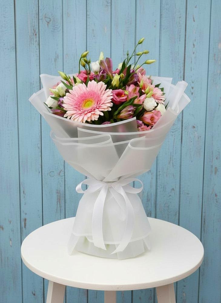 Букет цветов из: Герберы, Альстромерии и Лизиантусы в Павловский