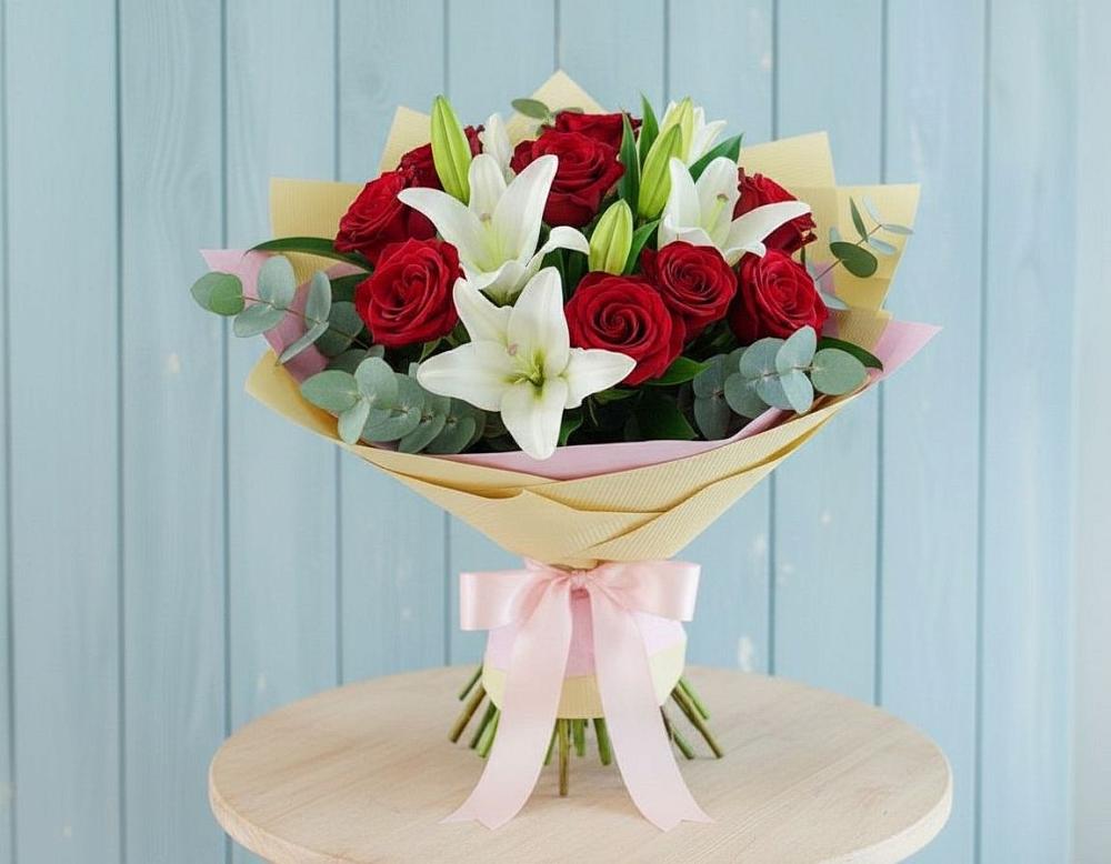 Букет цветов из: Лилии и Розы в Павловский